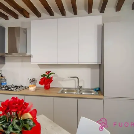 Fuoriporta Affitti Brevi - D'azeglio 48 *